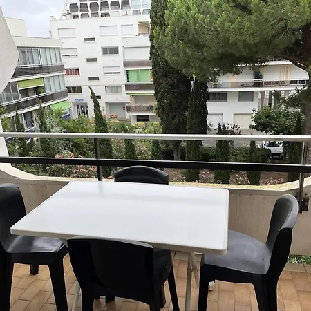 Au Centre De Motte, à 200m De La N68